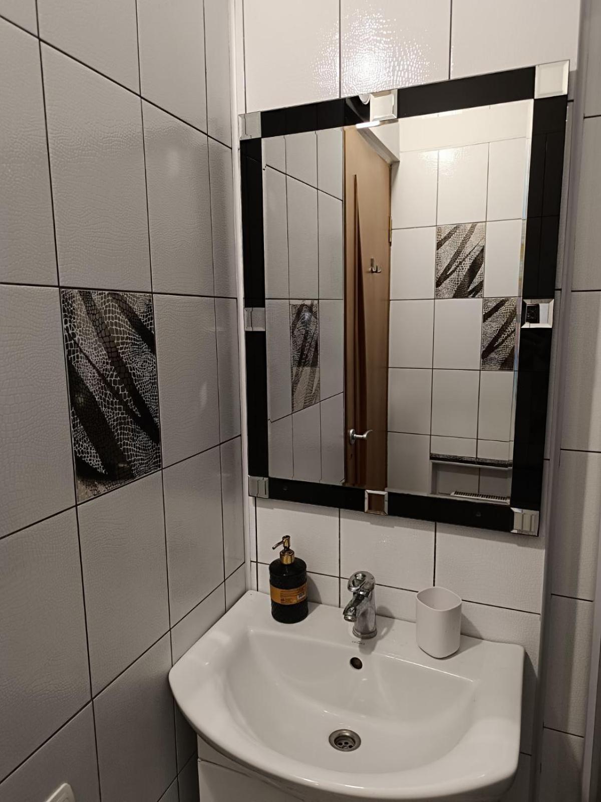 Apartments Anna Lviv Exterior photo
